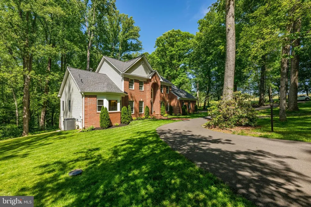 7921 GOODHURST DRIVE Gaithersburg, MD 20882