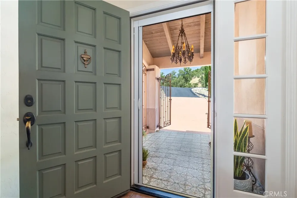 9905 Corriente Atascadero, CA 93422
