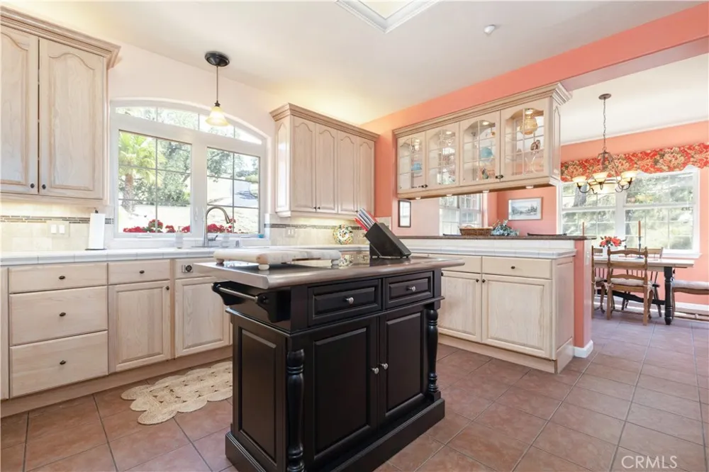 9905 Corriente Atascadero, CA 93422