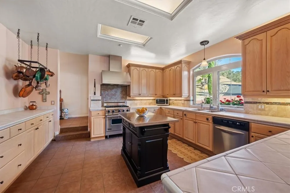 9905 Corriente Atascadero, CA 93422