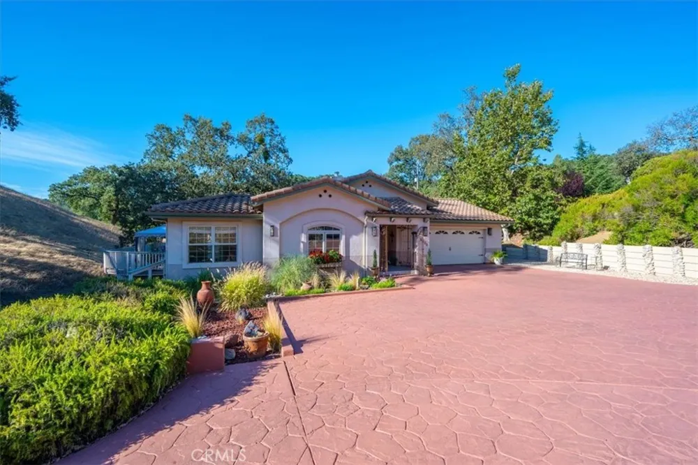9905 Corriente Atascadero, CA 93422
