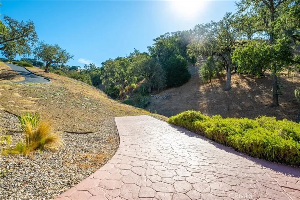 9905 Corriente Atascadero, CA 93422