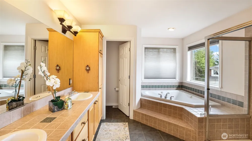 1002 U STREET NW Auburn, WA 98001