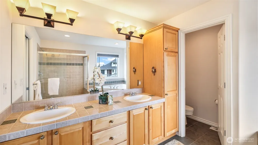 1002 U STREET NW Auburn, WA 98001