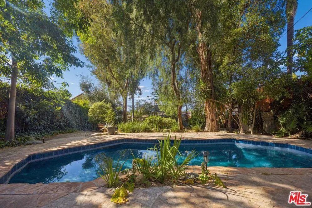 11325 Sunshine Terrace Studio City, CA 91604