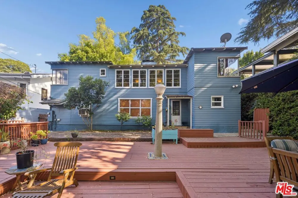 11325 Sunshine Terrace Studio City, CA 91604