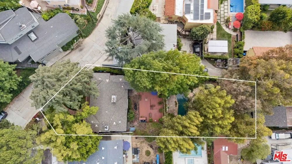 11325 Sunshine Terrace Studio City, CA 91604