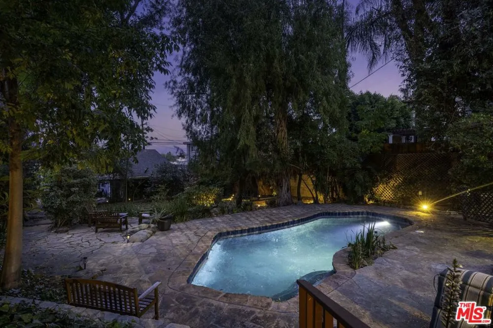 11325 Sunshine Terrace Studio City, CA 91604