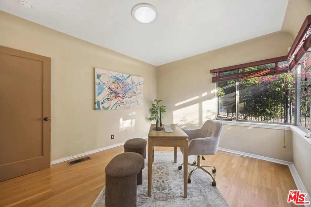 11325 Sunshine Terrace Studio City, CA 91604