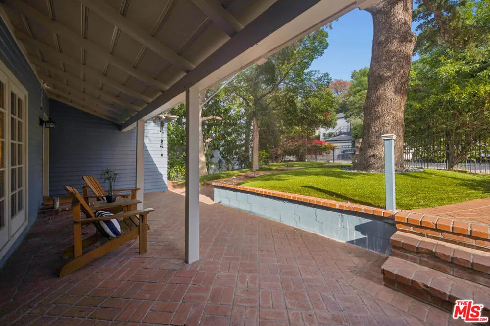 11325 Sunshine Terrace Studio City, CA 91604