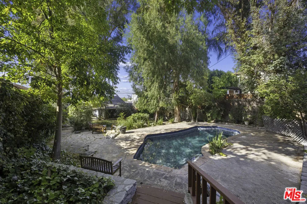 11325 Sunshine Terrace Studio City, CA 91604