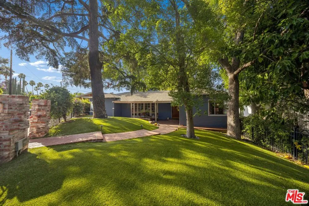 11325 Sunshine Terrace Studio City, CA 91604