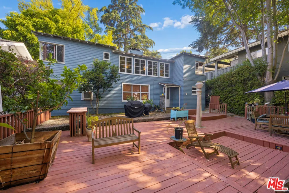 11325 Sunshine Terrace Studio City, CA 91604