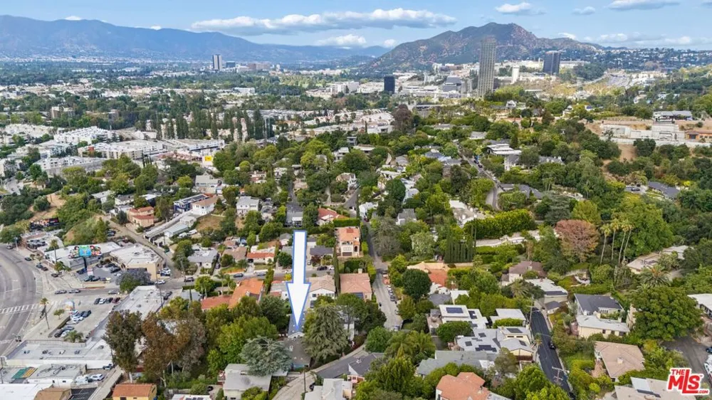 11325 Sunshine Terrace Studio City, CA 91604