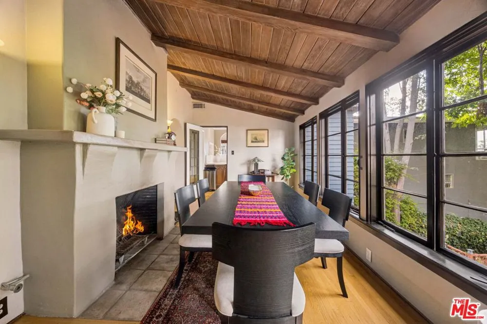 11325 Sunshine Terrace Studio City, CA 91604