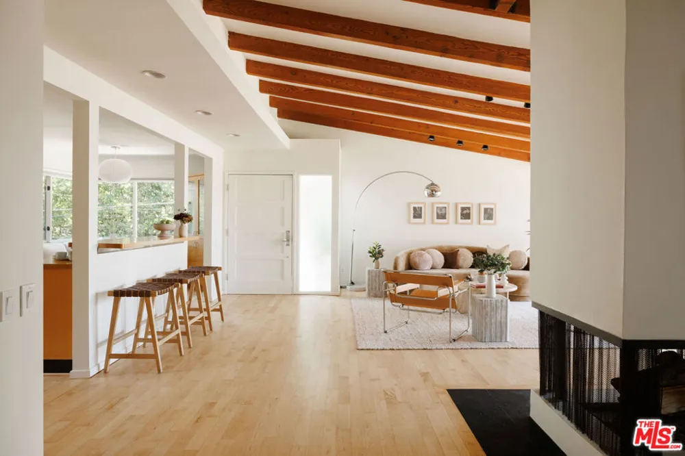 3554 Berry Drive Studio City, CA 91604