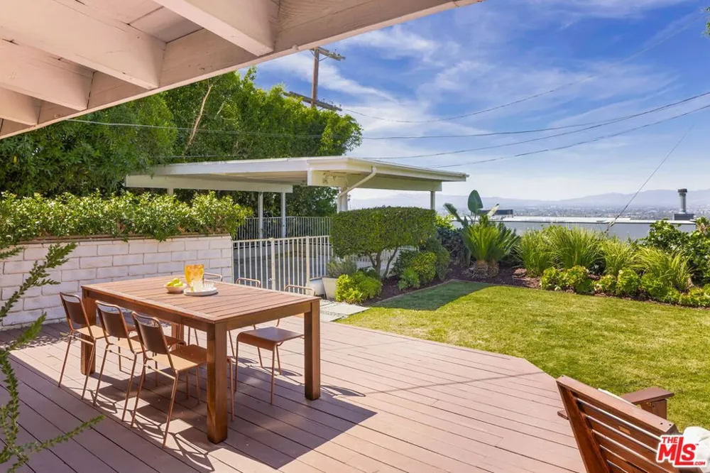 3554 Berry Drive Studio City, CA 91604