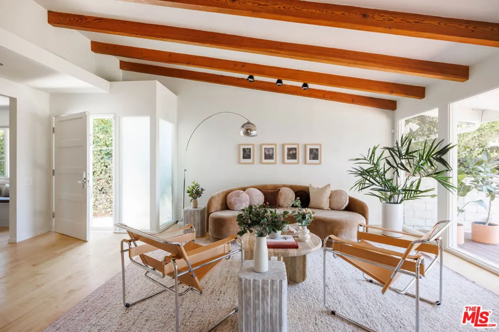 3554 Berry Drive Studio City, CA 91604