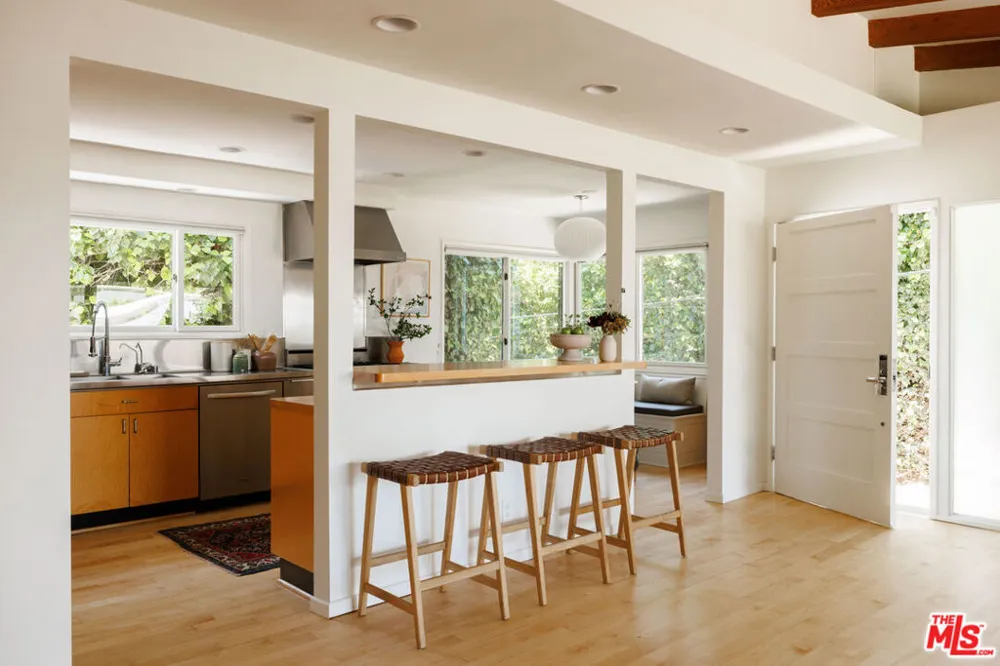 3554 Berry Drive Studio City, CA 91604