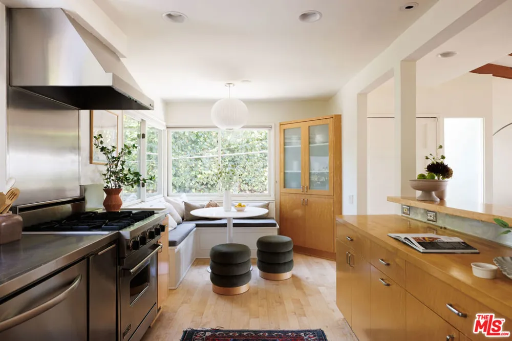 3554 Berry Drive Studio City, CA 91604