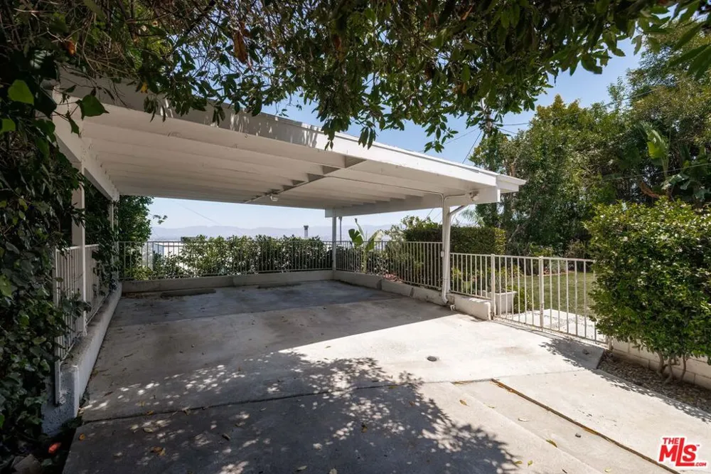 3554 Berry Drive Studio City, CA 91604
