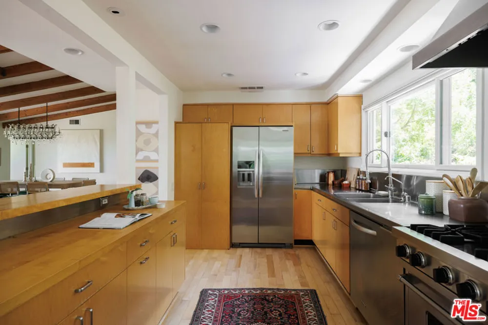 3554 Berry Drive Studio City, CA 91604