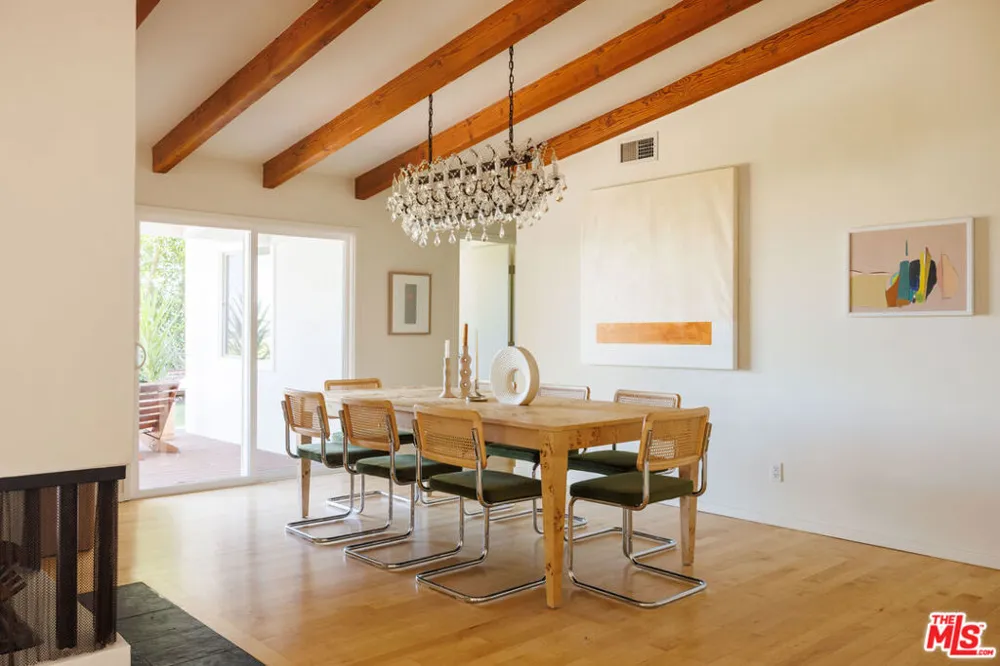 3554 Berry Drive Studio City, CA 91604