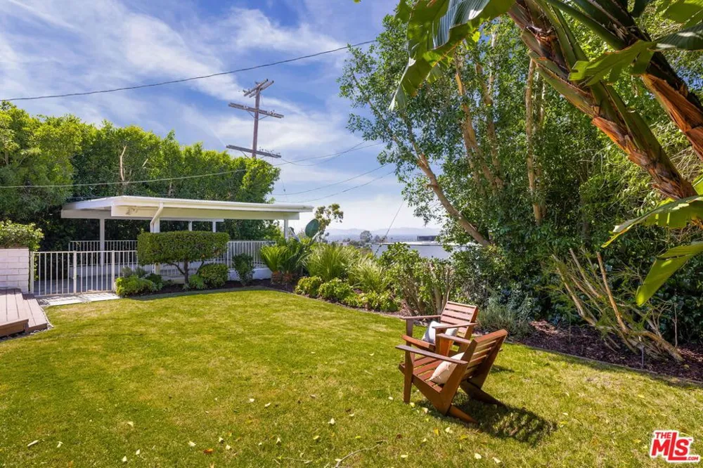 3554 Berry Drive Studio City, CA 91604