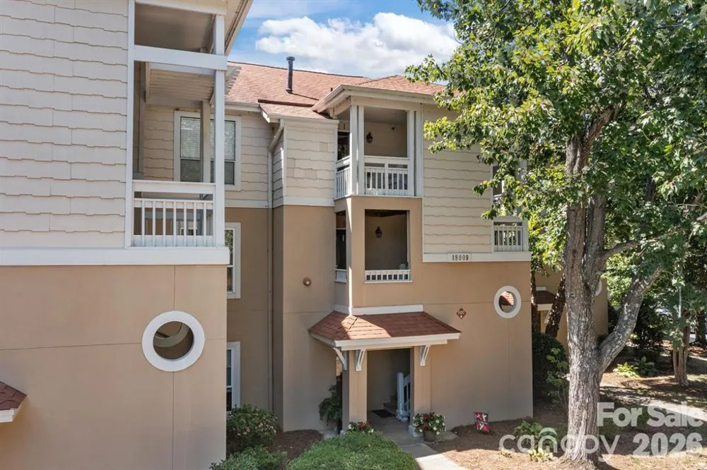 18009 Kings Point Drive #I Cornelius, NC 28031