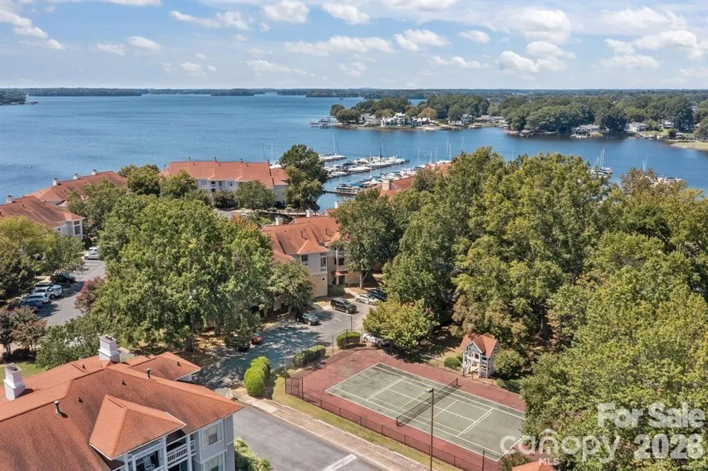 18009 Kings Point Drive #I Cornelius, NC 28031