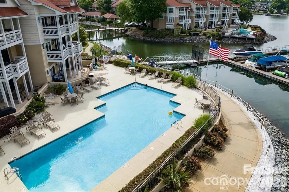 18009 Kings Point Drive #I Cornelius, NC 28031