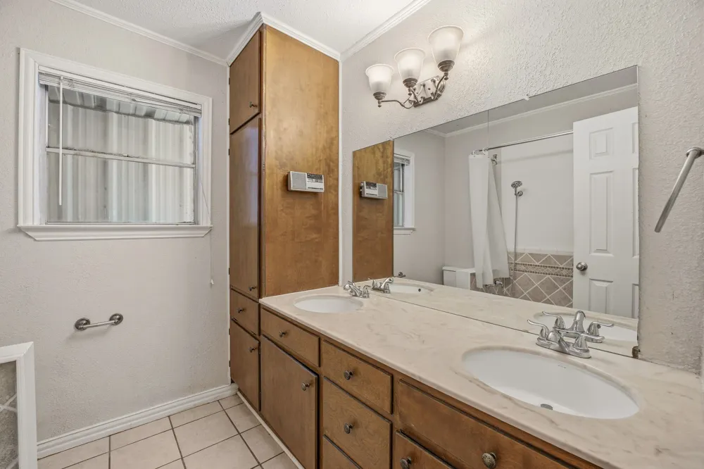 1571 W Ash Street Stephenville, TX 76401