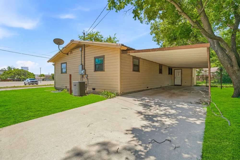 1571 W Ash Street Stephenville, TX 76401