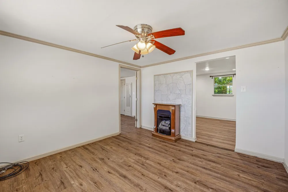 1571 W Ash Street Stephenville, TX 76401