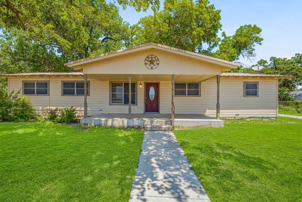 1571 W Ash Street Stephenville, TX 76401