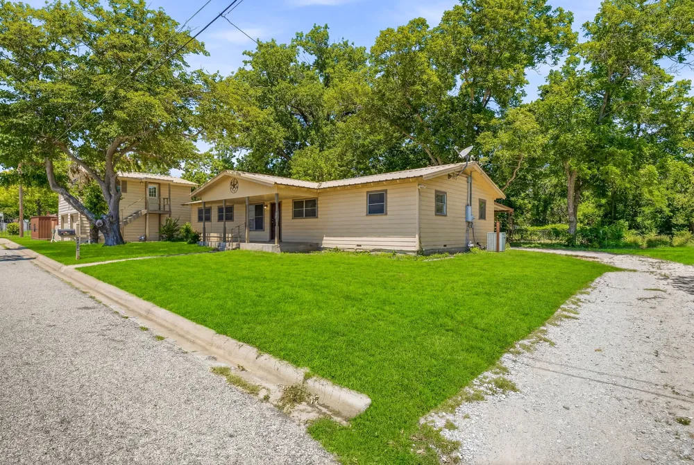 1571 W Ash Street Stephenville, TX 76401