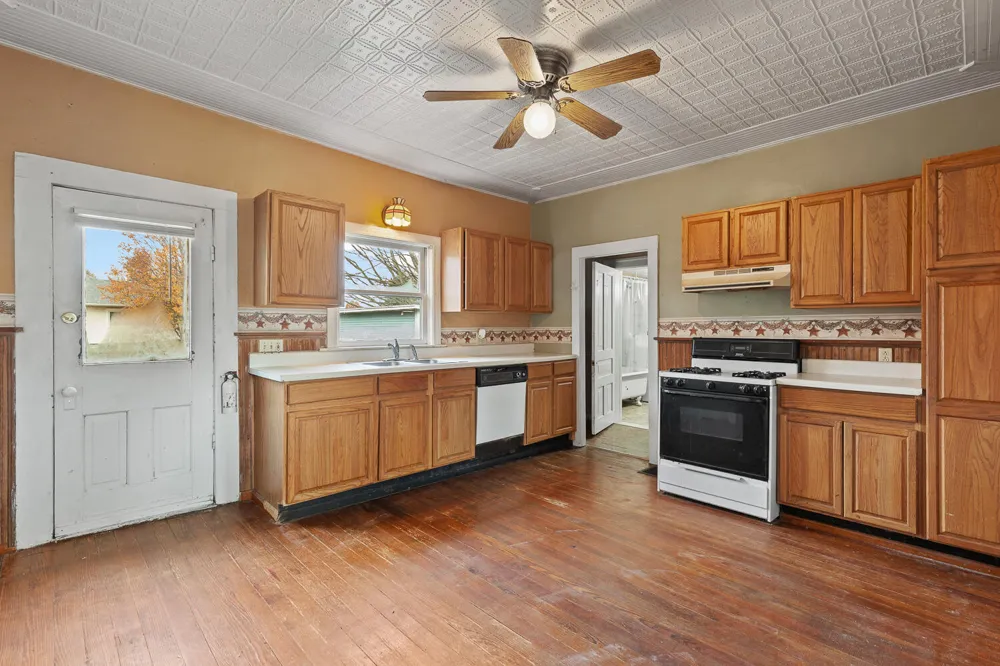 502 Beagle Road Blissfield, MI 49228