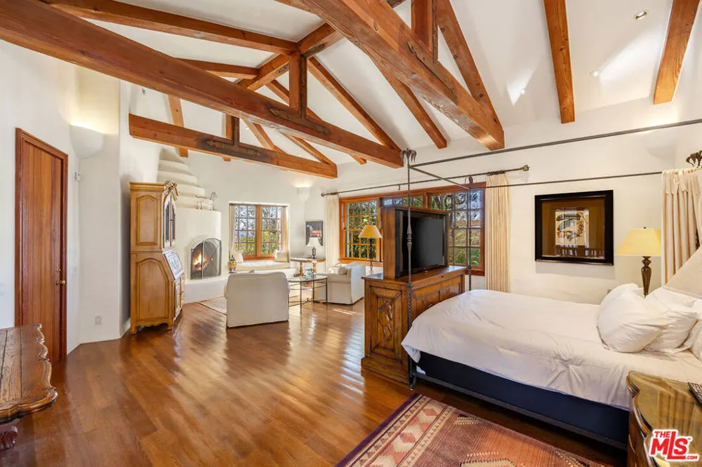 25127 Jim Bridger Road Hidden Hills, CA 91302