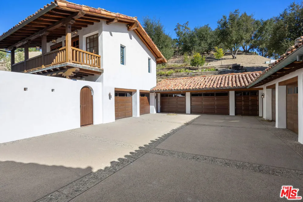 25127 Jim Bridger Road Hidden Hills, CA 91302