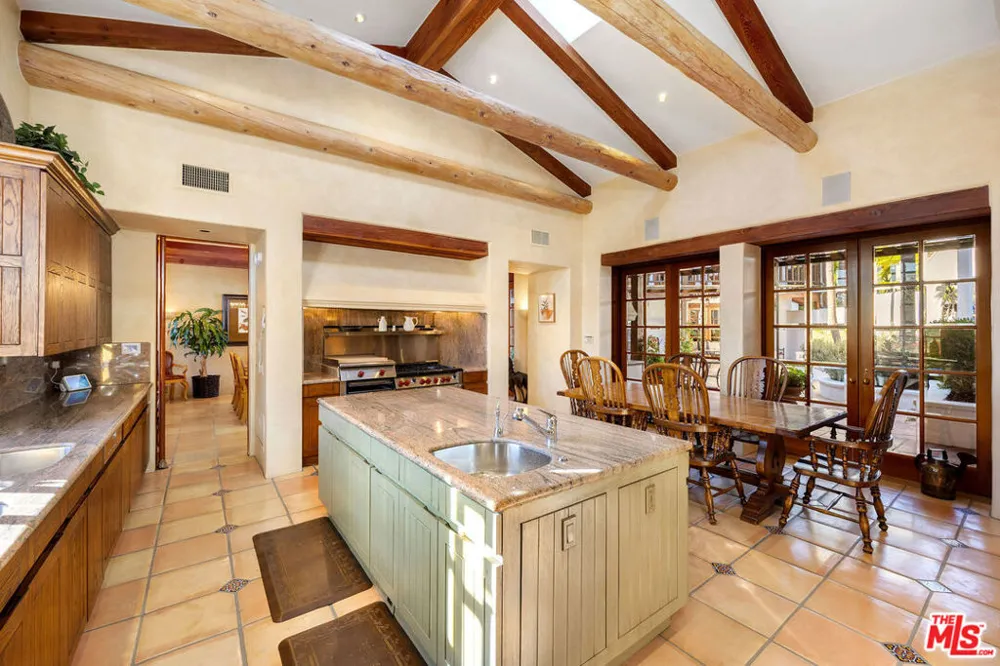 25127 Jim Bridger Road Hidden Hills, CA 91302