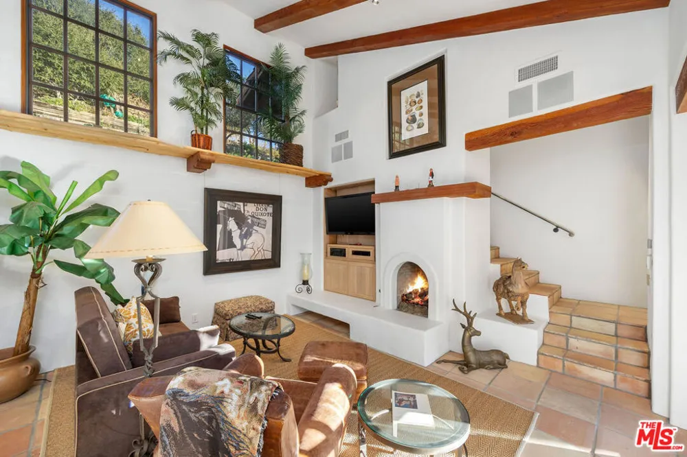 25127 Jim Bridger Road Hidden Hills, CA 91302