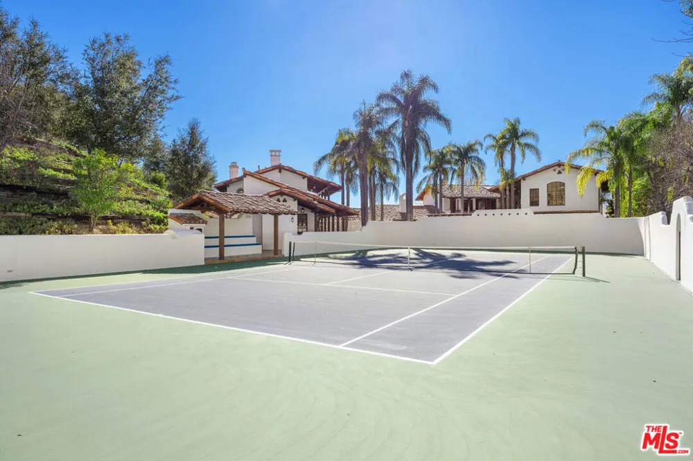 25127 Jim Bridger Road Hidden Hills, CA 91302