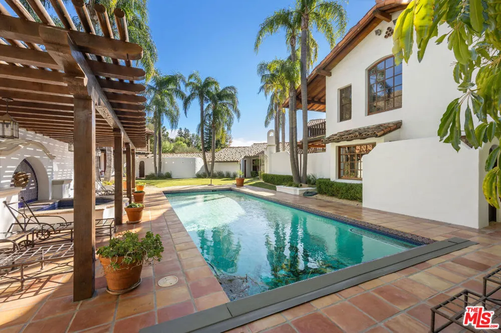 25127 Jim Bridger Road Hidden Hills, CA 91302