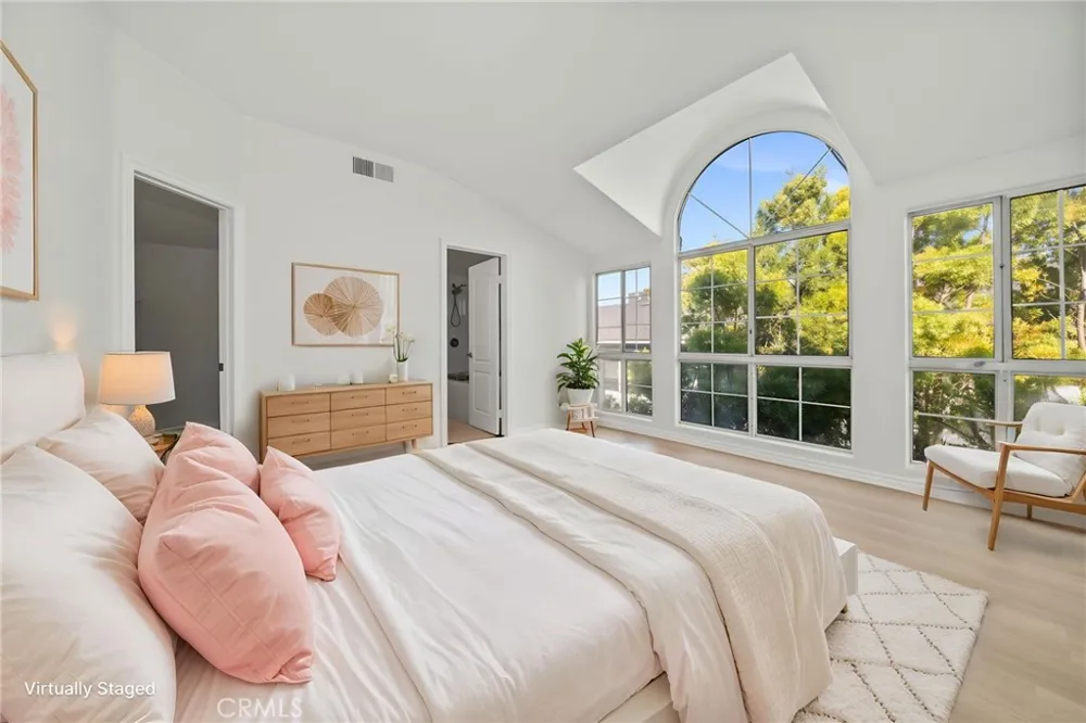 2101 E 15th #11 Newport Beach, CA 92663