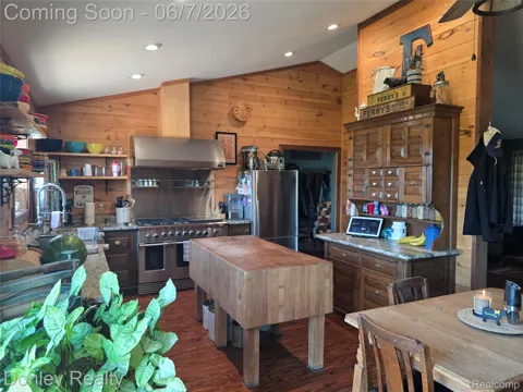 5121 Cotter Road