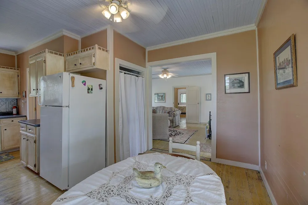 1928 Koether Road Carmine, TX 78932