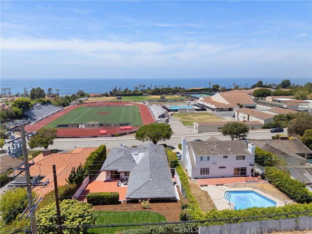 2112 Via Pacheco Palos Verdes Estates, CA 90274