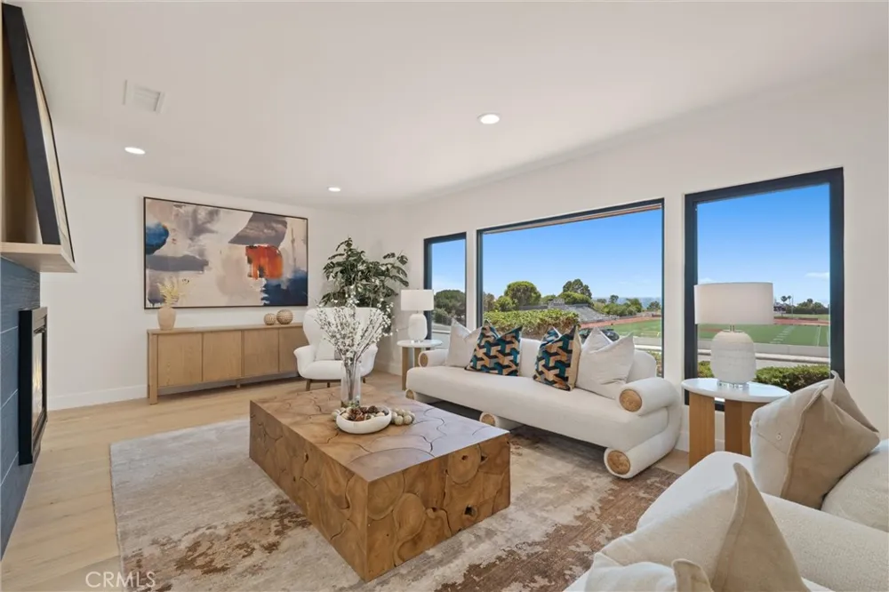 2112 Via Pacheco Palos Verdes Estates, CA 90274