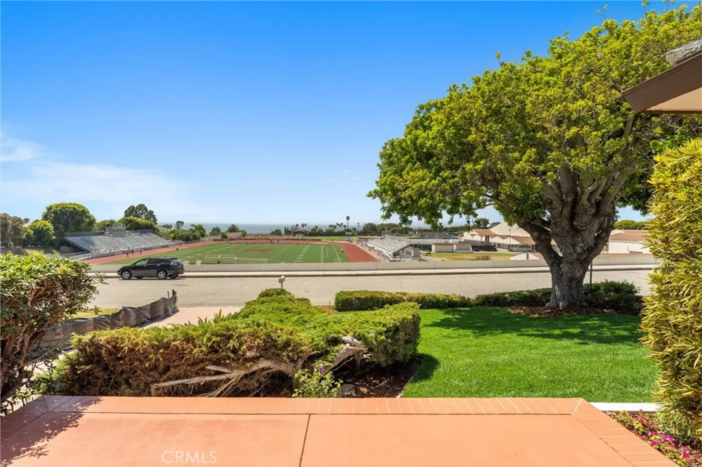 2112 Via Pacheco Palos Verdes Estates, CA 90274