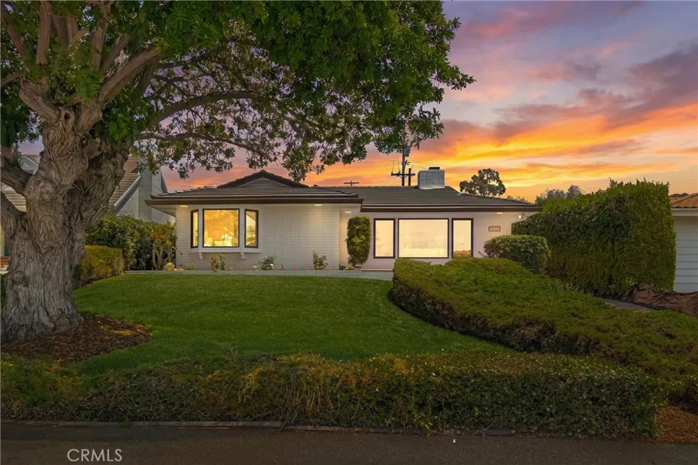 2112 Via Pacheco Palos Verdes Estates, CA 90274